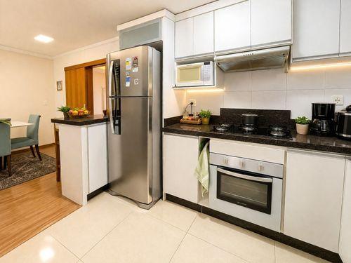 Apartamento Bairro Vinhedos Dois dormitórios semimobiliado 